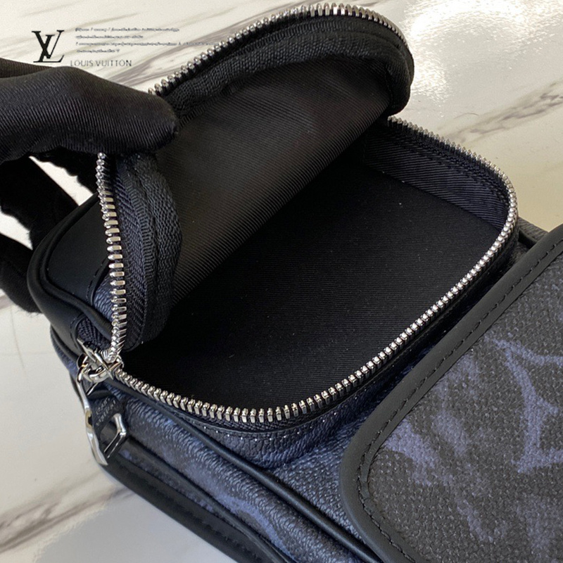 Louis Vuitton Nano  Messenger (M45650)