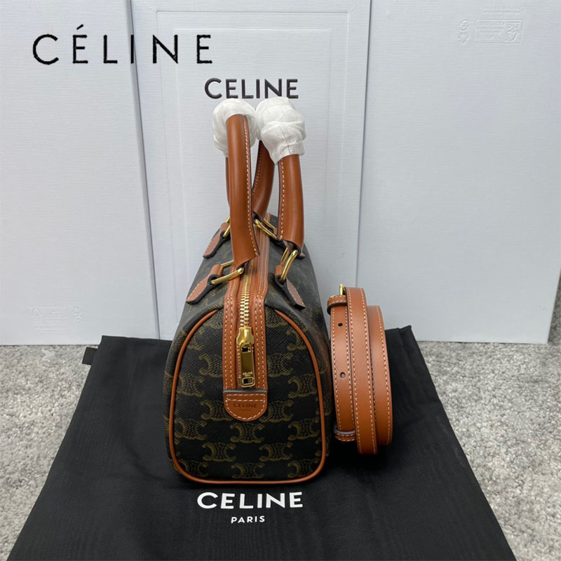 CELINE – Pochette en cuir – Louiza Auktion