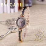 Bvlgari-49 人氣百搭新款土豪金黑底鑲鑽藍寶石鏡面鋼間陶瓷女士石英腕錶